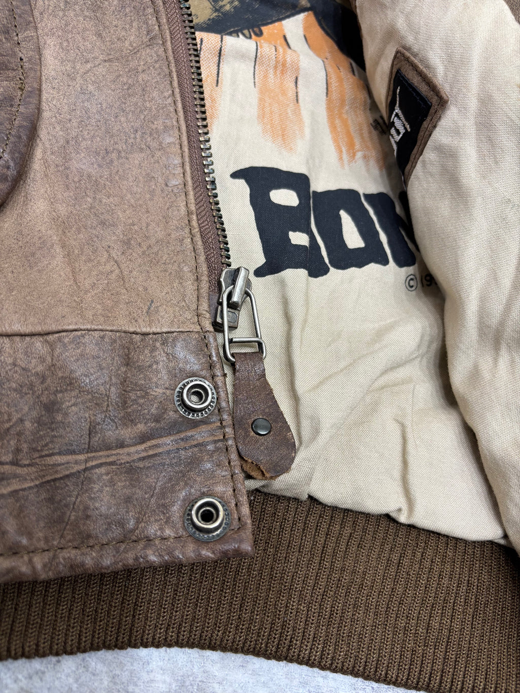 1990s Vintage Leather Flight Jacket “FLIGHT-BOMBER” by WEAR-ME-OUT