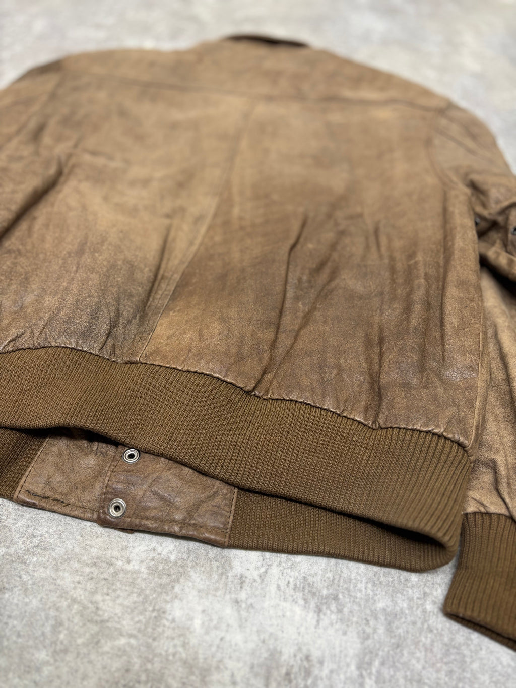 1990s Vintage Leather Flight Jacket “FLIGHT-BOMBER” by WEAR-ME-OUT